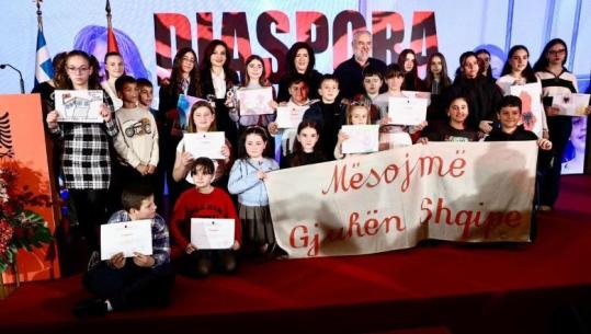 Spiropali takim me komunitetin shqiptar në Greqi: Të angazhuar për të arritur marrëveshjen për pensionet