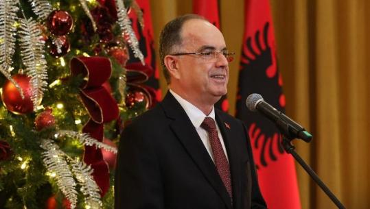 Begaj mbledh gazetarët për festat e fundvitit: Keni profesion më të vështirë se mjekët!