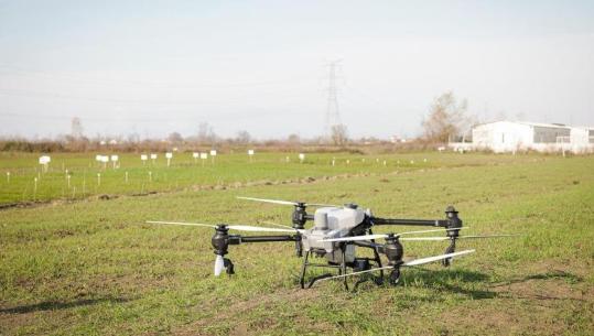 Ministri Salla prezanton për herë të parë dronin bujqësor në  Fushë-Krujë