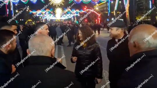 Argita Berisha dhe Jamarbër Malltezi i bashkohen protestës