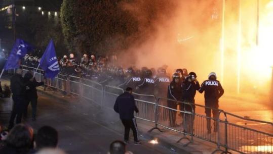 Pse nuk 'ndezin' zemërimin qytetar molotovët e Berishës?