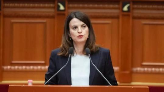 Lëvizjet gjatë festave të fundvitit/ Ministrja Albana Koçiu në Portin e Durrësit: Jemi në gatishmëri të plotë!