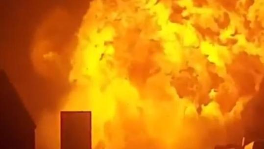 Itali/ U përplas me një automjet tjetër, kamioni me gaz të lëngshëm shpërthen në autostradë