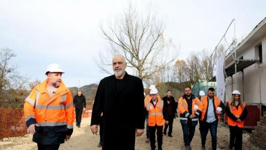 ‘Kengo Art Park’, një destinacion i ri arti dhe kulture në Petrelë, Rama inspekton punimet