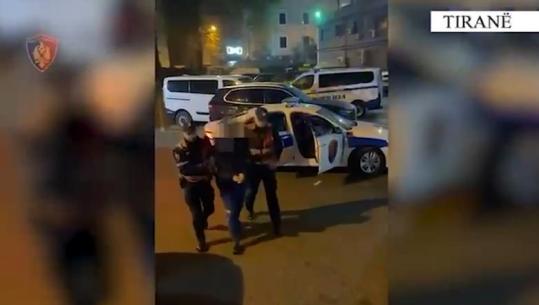 Tiranë/ Goditet grupi me 33 anëtarë që shpërndante drogë, 22 në pranga, 5 të arrestuar më herët, 6 në kërkim! Sekuestrohen 10 kg kanabis e 500 gr kokainë (VIDEO)