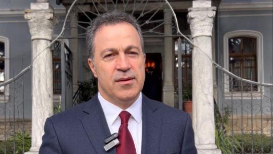 Peleshi uron shqiptarët nga Korça: Këtë periudhë shoqëria jonë ka shumë nevojë për mesazhet që sjell Krishtlindja