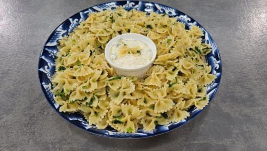 Makarona me hudhër dhe majdanoz nga zonja Albana