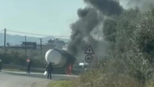 Autoboti me gaz përfshihet nga flakët në aksin Elbasan-Peqin