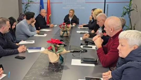 Prej 4 ditësh pa ujë, prefektja e Qarkut Vlorë mbledhje me grupin e emergjencave civile