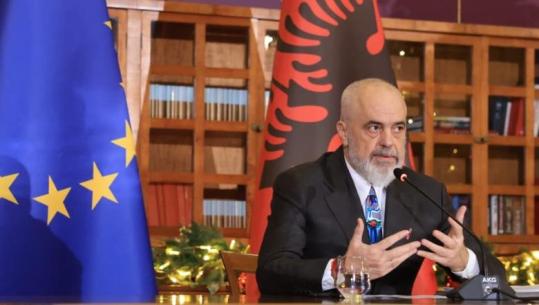 Rama: Nga shtatori 2026, nxënësit e mësuesit do transportohen në shkolla me makina ‘Made in Albania’ (VIDEO)