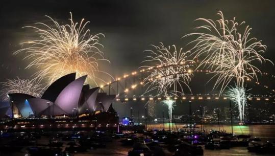 Nga Kiritimati në Samoa, kalimi nga viti në vit do të zgjasë 26 orë dhe jo 24