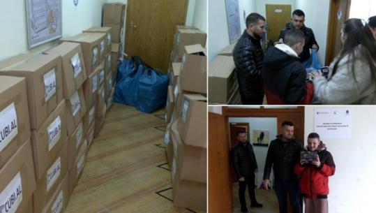 Festat e fundvitit në Kukës, familje në nevojë dhe fëmijë me aftësi ndryshe surprizohen me dhurata! Biznesmeni: Pako simbolike, por me zemër të madhe (VIDEO)