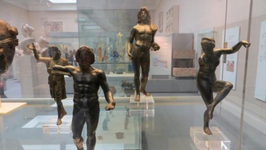 Auron Tare: ‘Koleksioni i Paramithisë’