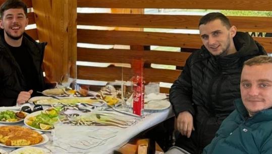 Aksidenti tragjik me 3 viktima në Tepelenë, aktori Deivis Myslymi postim prekës: Pse mi more, o Zot? S'do t’ju harroj kurrë vëllezër