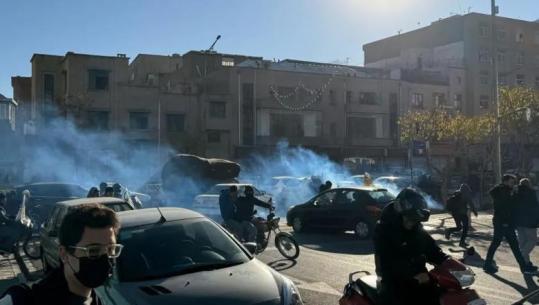 Trump paralajmëroi Iranin se SHBA-të do të ndërhynin nëse vriteshin protestuesit, ministri i jashtëm: Veprim i pamatur dhe i rrezikshëm