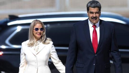 Maduro dhe bashkëshortja e tij Cilia Flores, ‘Gjeli’ dhe ‘luftëtarja e parë’, të kapur nga SHBA pas 13 vitesh në pushtet (në hijen e Chávez-it)! Por mund të ketë qenë një largim i negociuar