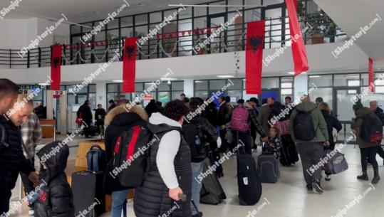 Emigrantët kthehen në Itali pas festave të fundvitit! 1 mijë pasagjerë ikën me tragetin e linjës Vlorë-Brindisi (VIDEO)