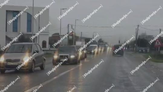 Elbasan/ Punimet për zgjerimin e Korridorit VIII, trafik i rënduar në disa segmente të rrugës Librazhd–Elbasan (VIDEO)