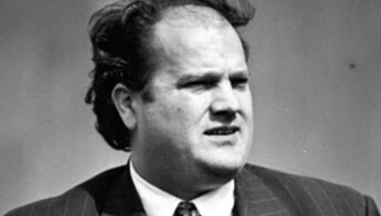 Azem Hajdari tha ‘poshtë PPSH-ja, dinastia dhe Enver Hoxha’ e kënduan ‘o djem rrëmbeni pushkën’, dokumenti i sigurimit për mitingun e PD-së, 4 janar ‘91 në Lushnje