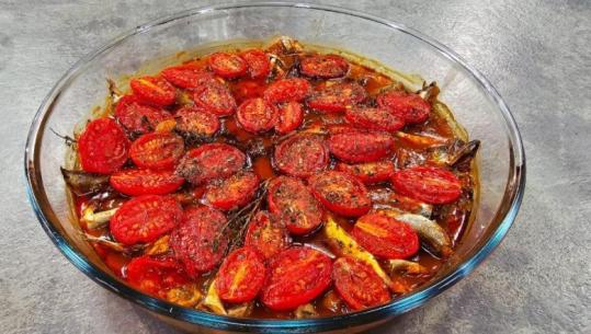 Sardele me domate në furrë nga zonja Albana 