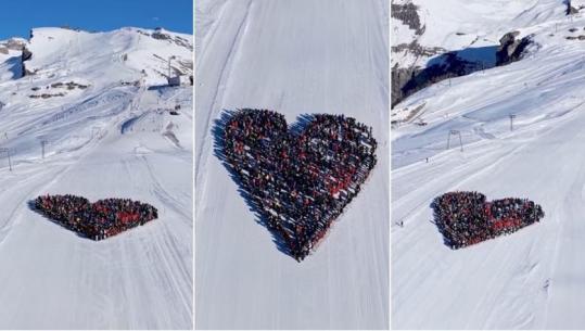 Koreografia e veçantë e skiatorëve në Crans-Montana të Zvicrës në përkujtim të 40 viktimave të zjarrit në disko (VIDEO)