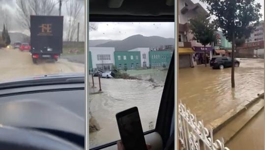 Moti i keq në Kurbin/ Përroi vërshon në rrugët e Laçit, përmbyten shtëpi e biznese! Paralizohet aksi Milot-Mamurras