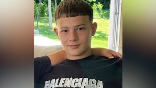 Has/ Mori pa leje automjetin e babait të tij dhe u largua nga banesa, shpallet në kërkim 14-vjeçari