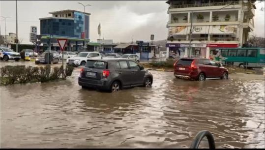 Përmbytje në hyrje të qytetit të Gjirokastrës, përmirësohet situata në disa zona të tjera