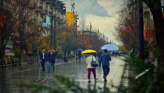 Moti i keq/ 43 milimetra shi përgjatë dy ditëve në Kosovë, problematike prurjet e lumenjve në pjesën qendrore e perëndimore