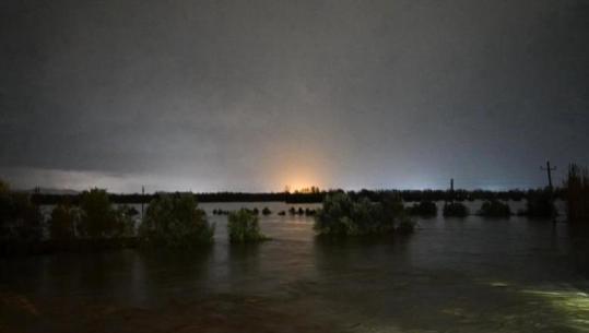 Rëndohet situata në Novoselë! Rritet niveli i ujit nga prurjet e lumit Vjosa