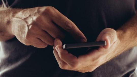 Kanoste dhe përndiqte në rrjete sociale 37-vjeçaren, arrestohet i riu në Fushë-Krujë! I sekuestrohen 2 telefona