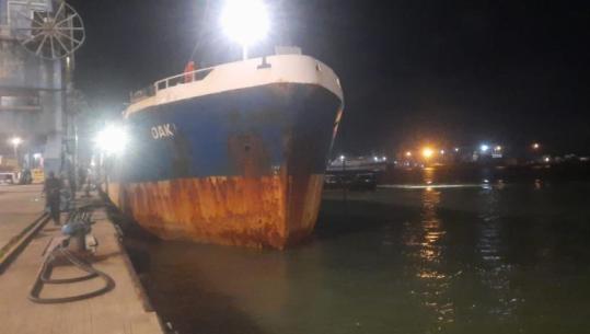  Mbeti pa spiranca në det, anija Oak 1 rimorkohet në Portin e Durrësit 