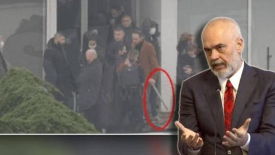 Pasi mbushi takimin në Korçë, portali i Berishës sulmon Salianjin: Është protestues i Ramës që e përdor kundër opozitës