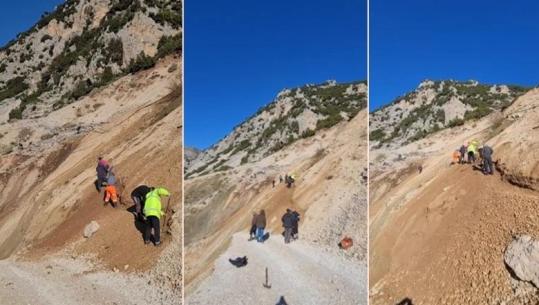 Rrëshqitjet masive të dheut nga masivi i malit në Selenicë, fshati Bashaj prej 4 ditësh pa rrugë! Banorët tentojnë hapjen e një rruge alternative
