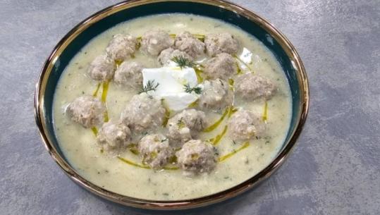 Qofte orizi në salcë me vezë dhe limon nga zonja Albana