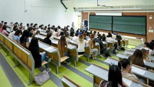 Provimet u zhvilluan në Itali, por pranimi është në Shqipëri me 9 mijë euro në vit. Rasti i pazakontë i studentëve të Mjekësisë