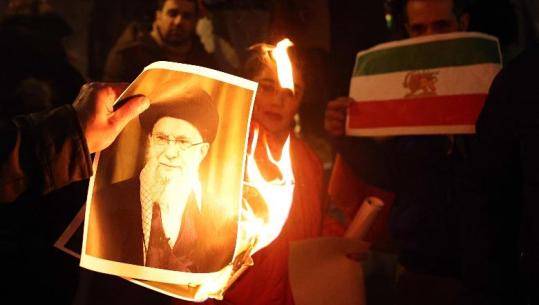 Reza Pahlavi: Iranianët duan një vend të lirë në paqe me SHBA-në dhe Izraelin. Monarki? Populli do të vendosë