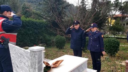 113-vjetori i Policisë, në Berat kryhen homazhe në Varrezat e Dëshmorëve, shpërndahen certifikata mirënjohjeje për 2 efektivë
