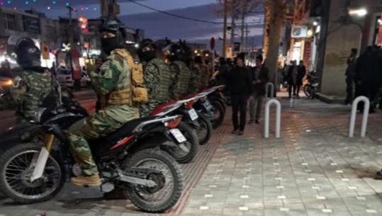 Media iraniane trondit me shifrat: Të paktën 12 mijë të vrarë gjatë protestave!