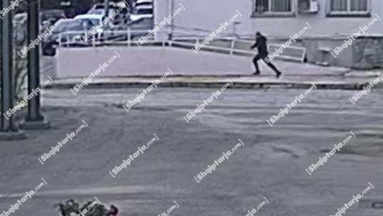 Report Tv siguron foton e Altin Ndocit duke u arratisur nga Spitali i Durrësit, momenti kur ia fut vrapit drejt ‘Audit’ luksoz