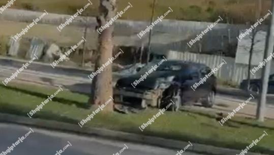 Vlorë/ Me shpejtësi të lartë, mjeti humb kontrollin dhe del nga rruga në Lungomare, përfundon në trotuar