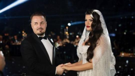 Këngëtari Blero i jep fund beqarisë për herë të tretë, kurorëzon martesën me partneren e tij