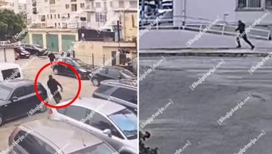 Report Tv siguron VIDEON e momentit kur ‘ushtari’ i Çopjave arratiset me vrap nga spitali i Durrësit! Ja Audi luksoz që e priti