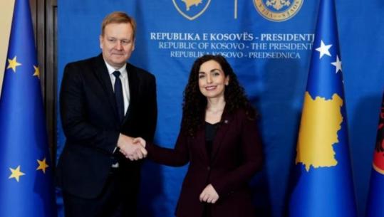 Dialogu Kosovë-Serbi, Sorensen takohet në Prishtinë me Albin Kurtin dhe Vjosa Osmanin: 'Shpresoj që 2026 të sjellë atë që 2025 nuk e solli'! Nesër viziton Beogradin (VIDEO)