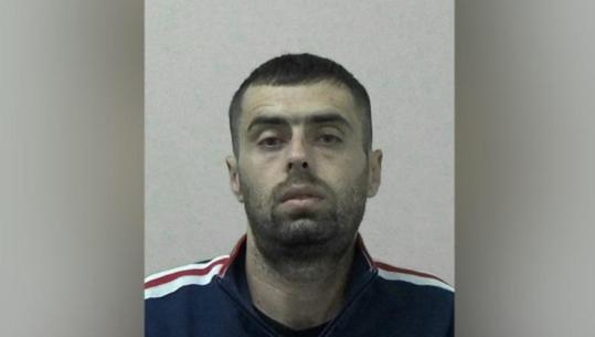 Angli/ Do të deportohet për herë të pestë! Daily Mail artikull shqiptarit: Ishte fshehur në pjesën e pasme të një rimorkioje