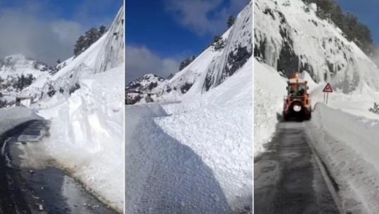 Ortekët bllokojnë rrugën në Qafë Thore, Beci: Shmangni lëvizjet në këtë aks!