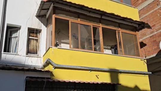 Zjarr në banesën në Korçë, 73-vjeçarja humb jetën nga asfiksia