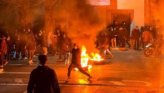 Opozita iraniane: Pavarësisht represionit, protestat vazhdojnë në Teheran dhe në qytete të tjera