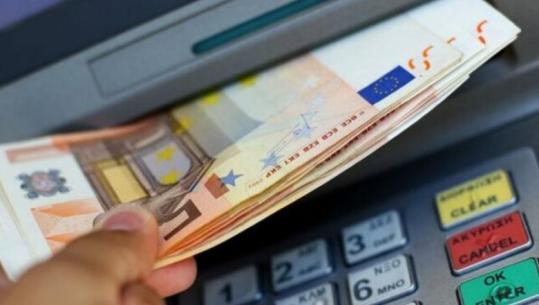 Paga minimale në Kosovë shkon në 500 euro brenda vitit 2026