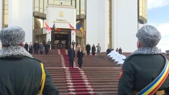 Begaj vizitë në Moldavi, pritet me ceremoni shtetërore nga Presidentja e vendit